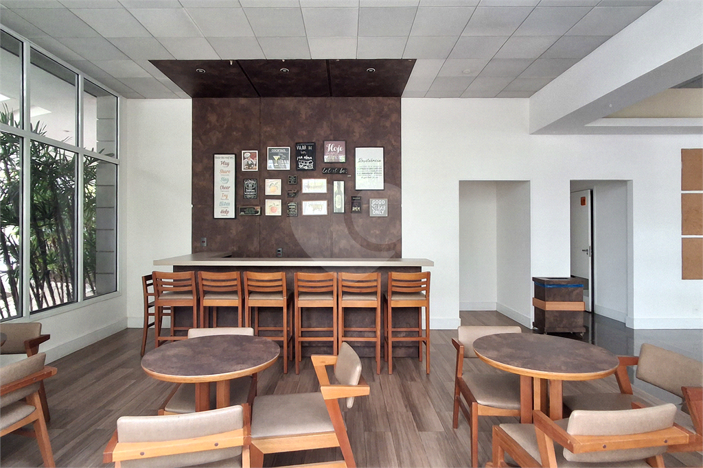 APARTAMENTO em MOEMA