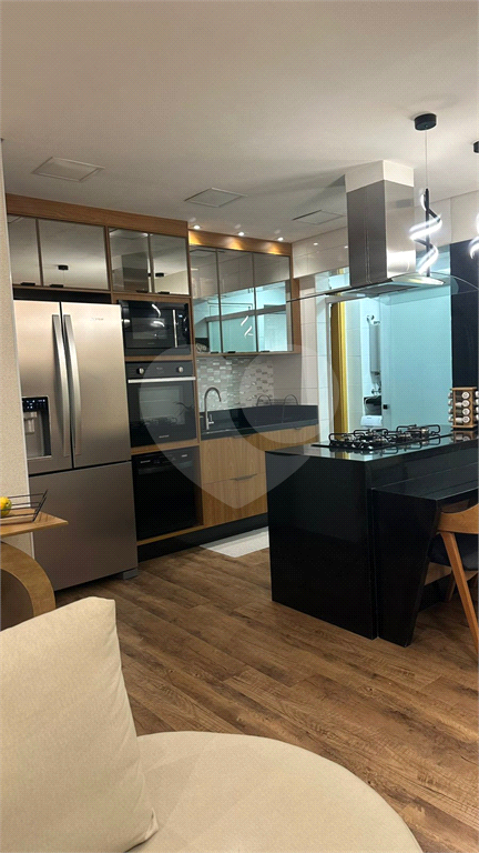 Apartamento a Venda todos Planejado e Mobiliado com 3 dormitórios, 2 suítes, 2 vagas e Vista Livre. 