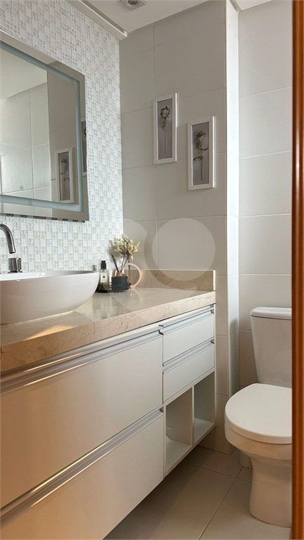 Apartamento a Venda todos Planejado e Mobiliado com 3 dormitórios, 2 suítes, 2 vagas e Vista Livre. 