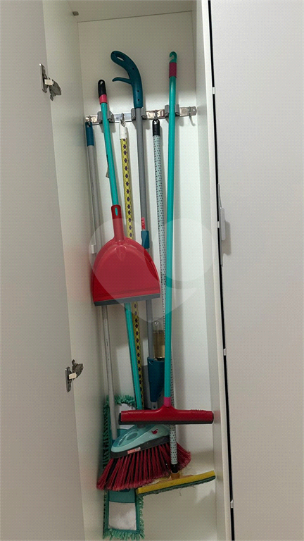 Apartamento a Venda todos Planejado e Mobiliado com 3 dormitórios, 2 suítes, 2 vagas e Vista Livre. 