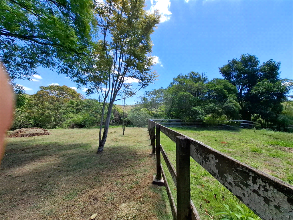 Chácara LOCAÇÃO Mairiporã com 48.000m2, 4 casas, piscina, estábulo para 6 cavalos, área gourmet e lago com peixes. 