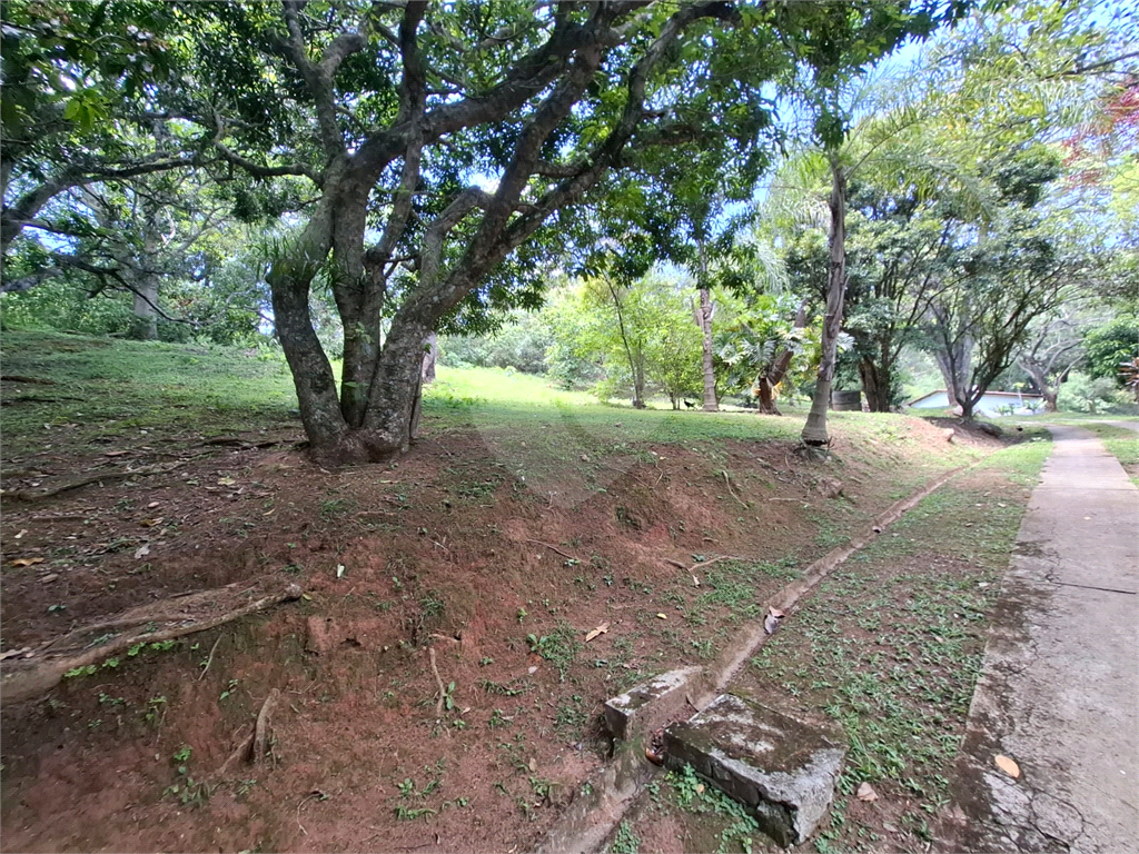 Chácara LOCAÇÃO Mairiporã com 48.000m2, 4 casas, piscina, estábulo para 6 cavalos, área gourmet e lago com peixes. 