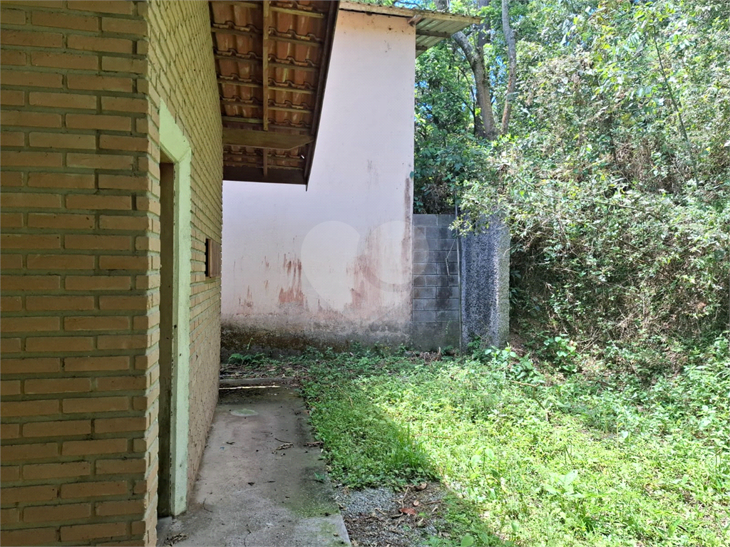 Chácara LOCAÇÃO Mairiporã com 48.000m2, 4 casas, piscina, estábulo para 6 cavalos, área gourmet e lago com peixes. 