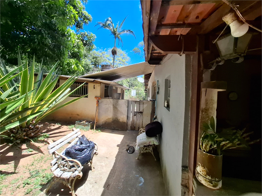 Chácara LOCAÇÃO Mairiporã com 48.000m2, 4 casas, piscina, estábulo para 6 cavalos, área gourmet e lago com peixes. 