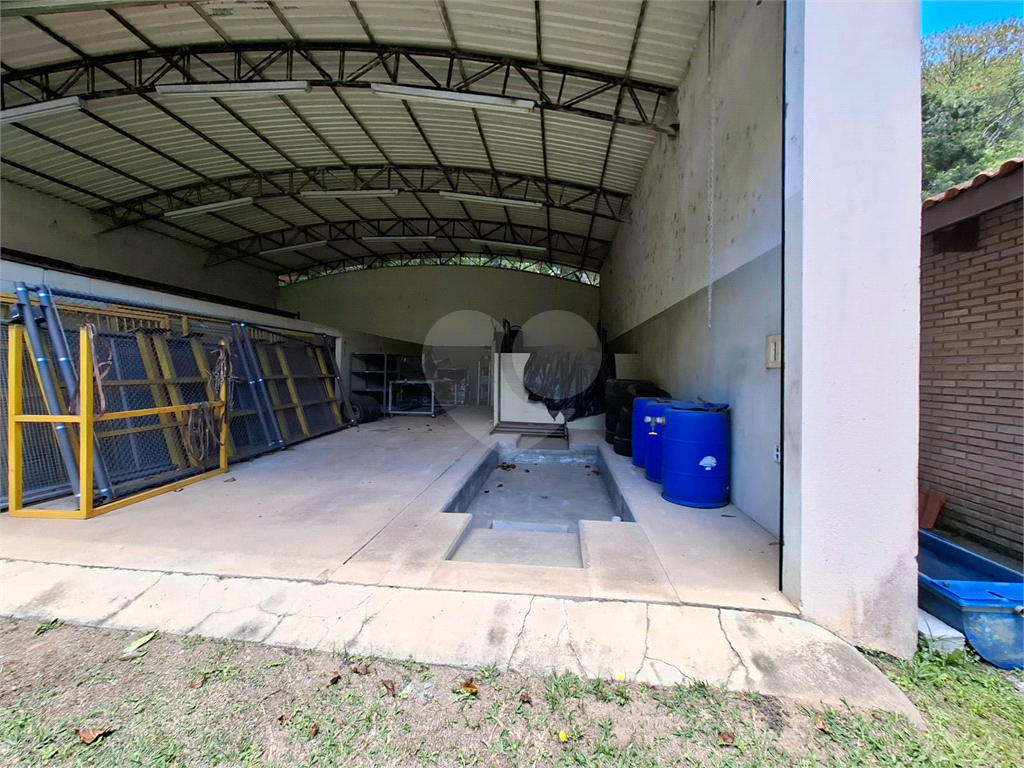 Chácara LOCAÇÃO Mairiporã com 48.000m2, 4 casas, piscina, estábulo para 6 cavalos, área gourmet e lago com peixes. 