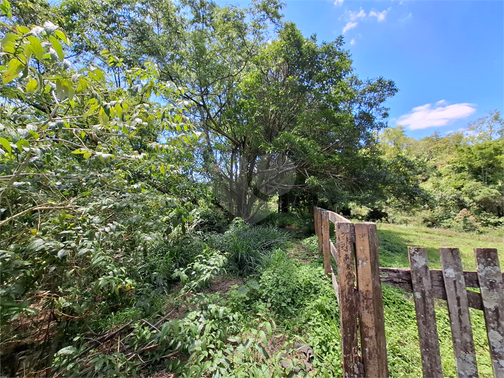 Chácara LOCAÇÃO Mairiporã com 48.000m2, 4 casas, piscina, estábulo para 6 cavalos, área gourmet e lago com peixes. 