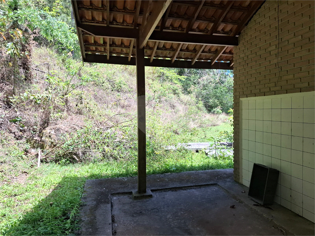 Chácara LOCAÇÃO Mairiporã com 48.000m2, 4 casas, piscina, estábulo para 6 cavalos, área gourmet e lago com peixes. 