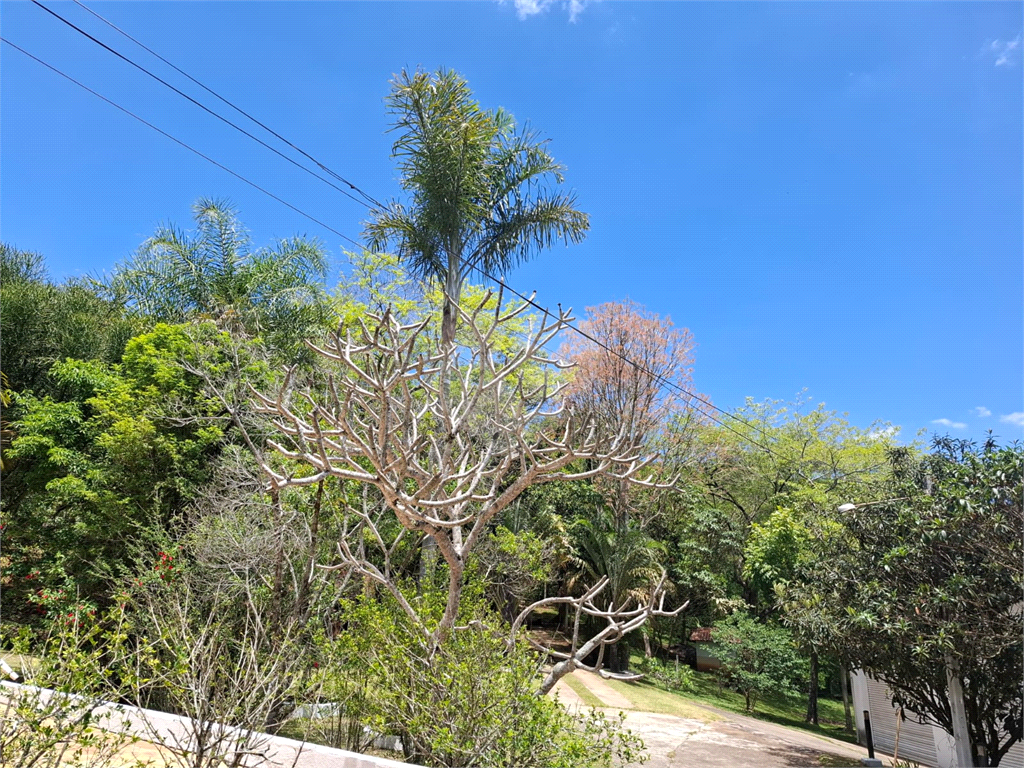 Chácara LOCAÇÃO Mairiporã com 48.000m2, 4 casas, piscina, estábulo para 6 cavalos, área gourmet e lago com peixes. 