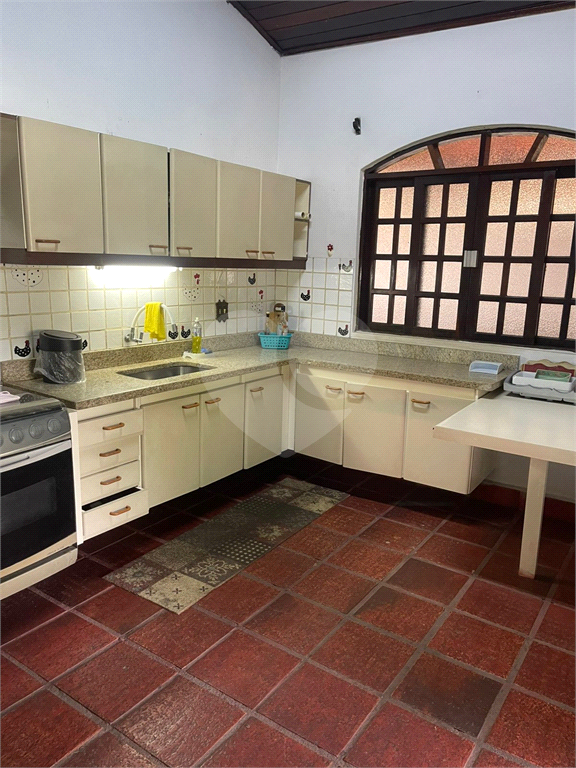 Chácara LOCAÇÃO Mairiporã com 48.000m2, 4 casas, piscina, estábulo para 6 cavalos, área gourmet e lago com peixes. 