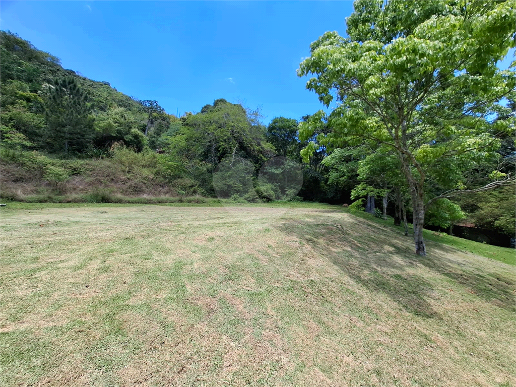 Chácara LOCAÇÃO Mairiporã com 48.000m2, 4 casas, piscina, estábulo para 6 cavalos, área gourmet e lago com peixes. 