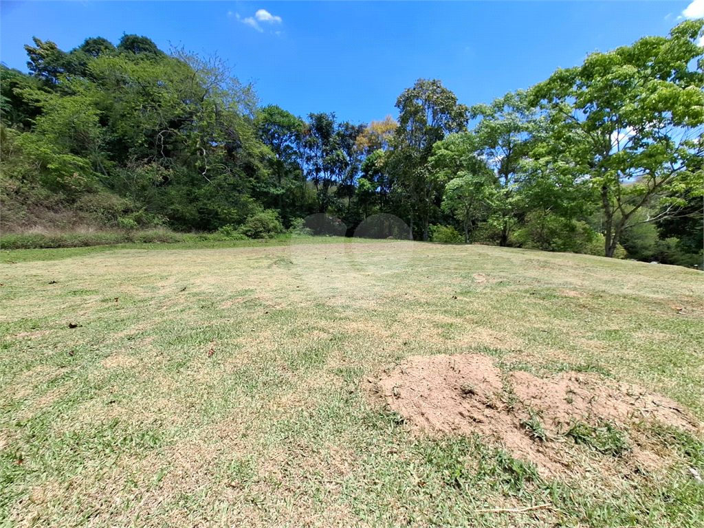 Chácara LOCAÇÃO Mairiporã com 48.000m2, 4 casas, piscina, estábulo para 6 cavalos, área gourmet e lago com peixes. 