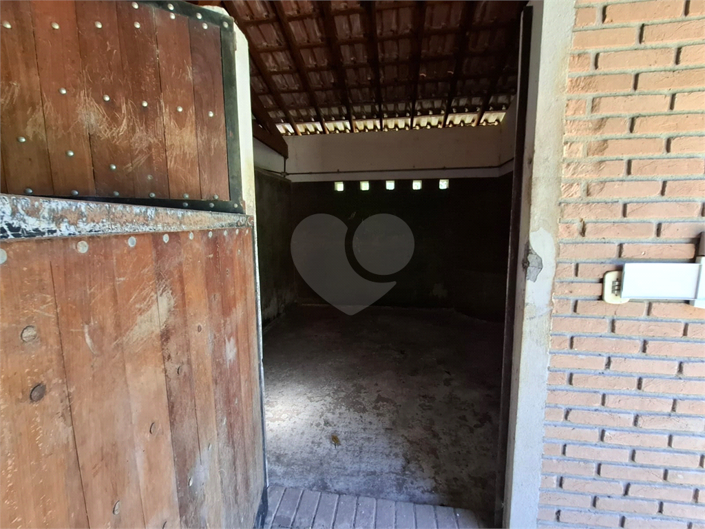 Chácara LOCAÇÃO Mairiporã com 48.000m2, 4 casas, piscina, estábulo para 6 cavalos, área gourmet e lago com peixes. 