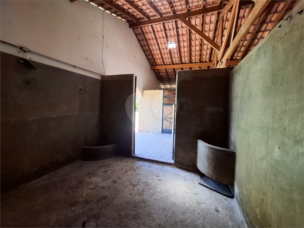 Chácara LOCAÇÃO Mairiporã com 48.000m2, 4 casas, piscina, estábulo para 6 cavalos, área gourmet e lago com peixes. 