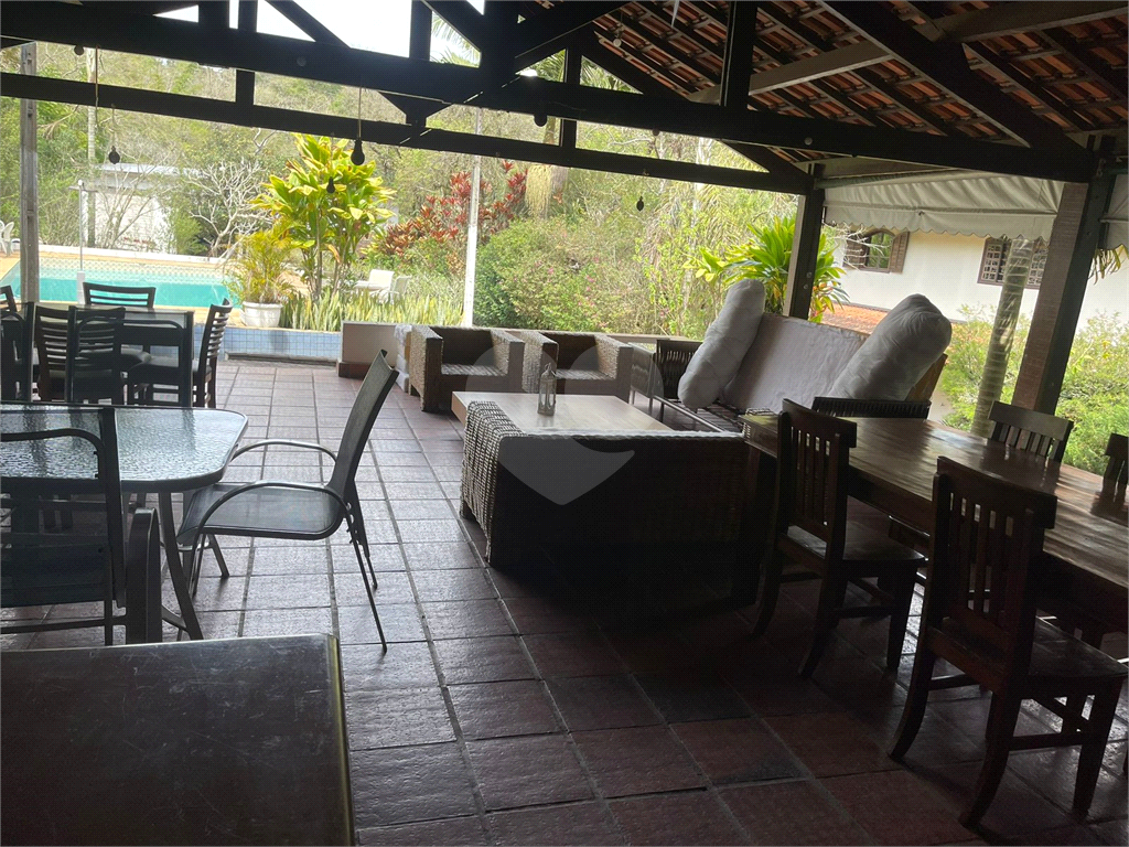 Chácara LOCAÇÃO Mairiporã com 48.000m2, 4 casas, piscina, estábulo para 6 cavalos, área gourmet e lago com peixes. 