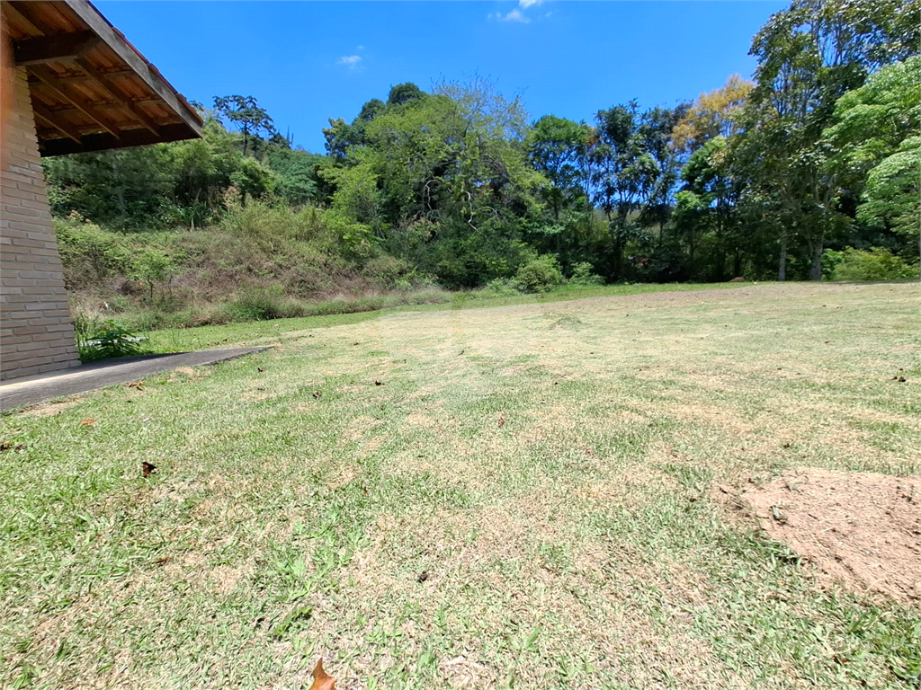 Chácara LOCAÇÃO Mairiporã com 48.000m2, 4 casas, piscina, estábulo para 6 cavalos, área gourmet e lago com peixes. 