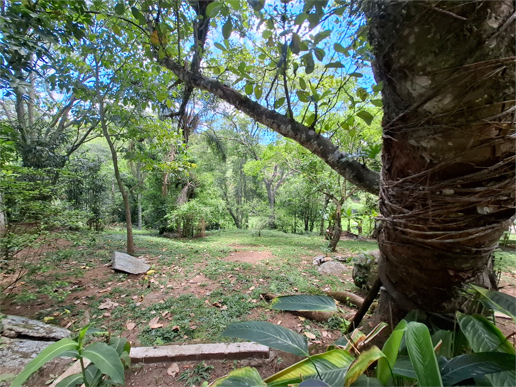 Chácara LOCAÇÃO Mairiporã com 48.000m2, 4 casas, piscina, estábulo para 6 cavalos, área gourmet e lago com peixes. 