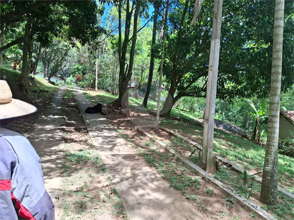 Chácara LOCAÇÃO Mairiporã com 48.000m2, 4 casas, piscina, estábulo para 6 cavalos, área gourmet e lago com peixes. 