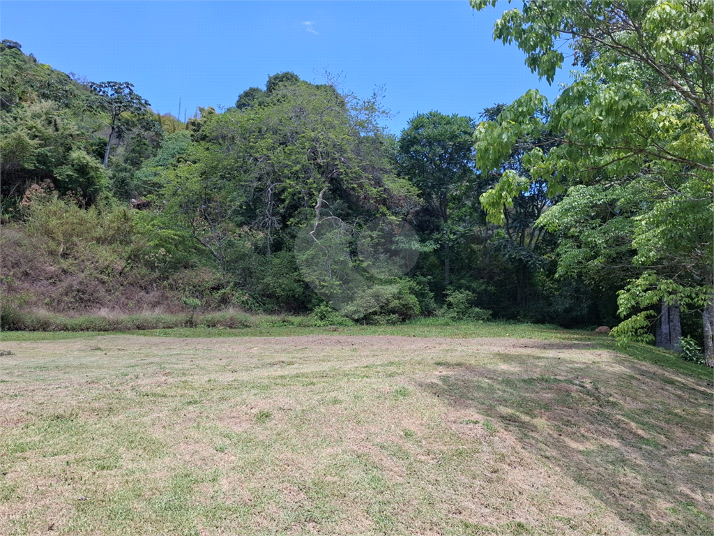 Chácara LOCAÇÃO Mairiporã com 48.000m2, 4 casas, piscina, estábulo para 6 cavalos, área gourmet e lago com peixes. 