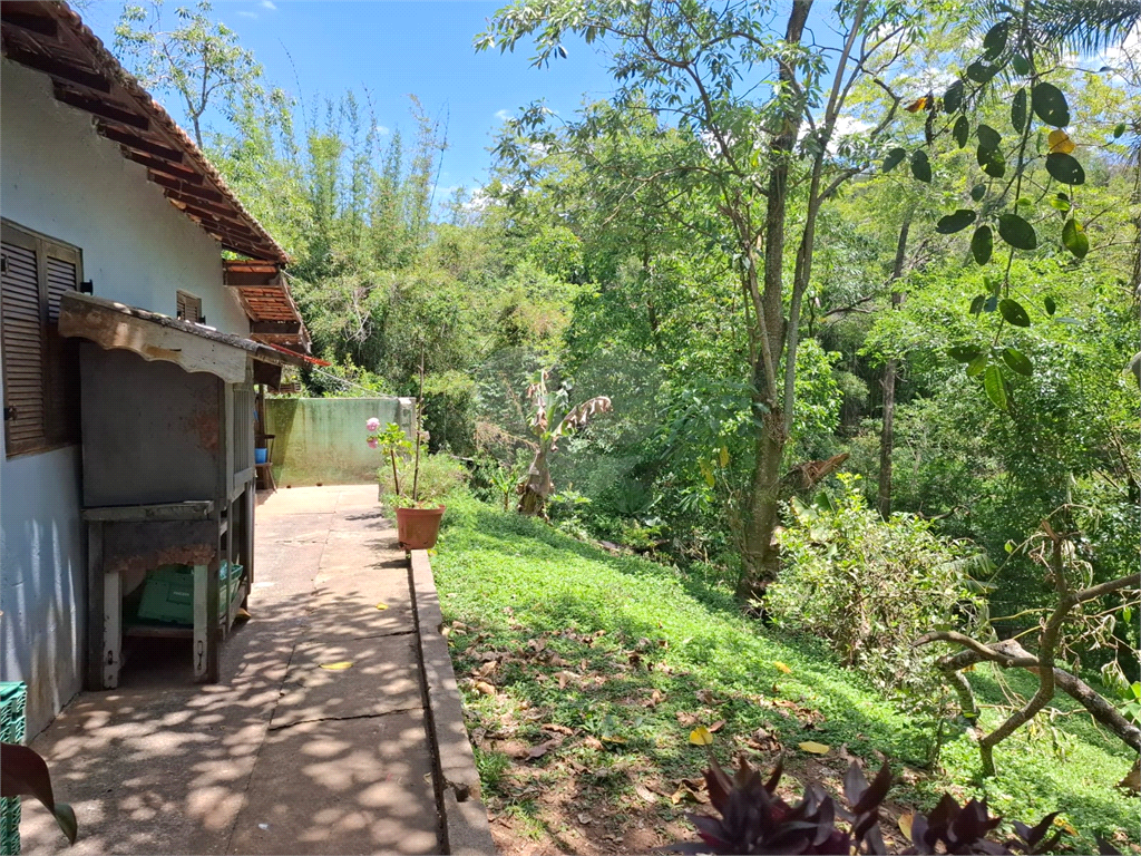 Chácara LOCAÇÃO Mairiporã com 48.000m2, 4 casas, piscina, estábulo para 6 cavalos, área gourmet e lago com peixes. 