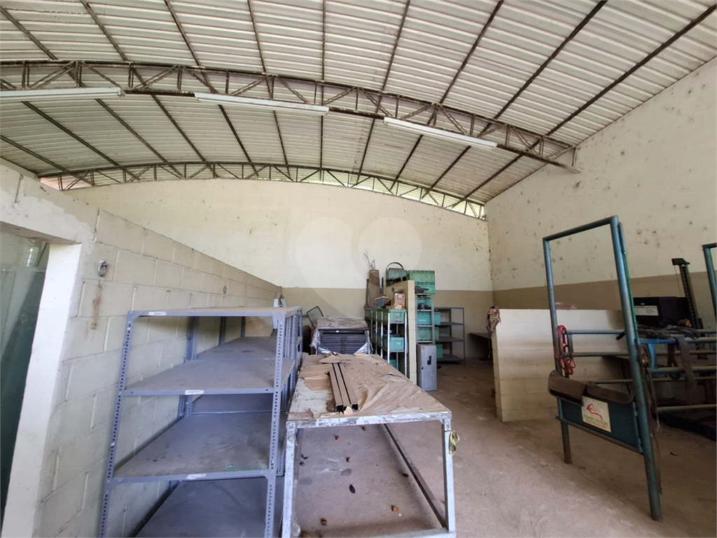 Chácara LOCAÇÃO Mairiporã com 48.000m2, 4 casas, piscina, estábulo para 6 cavalos, área gourmet e lago com peixes. 