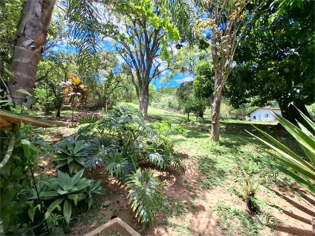 Chácara LOCAÇÃO Mairiporã com 48.000m2, 4 casas, piscina, estábulo para 6 cavalos, área gourmet e lago com peixes. 