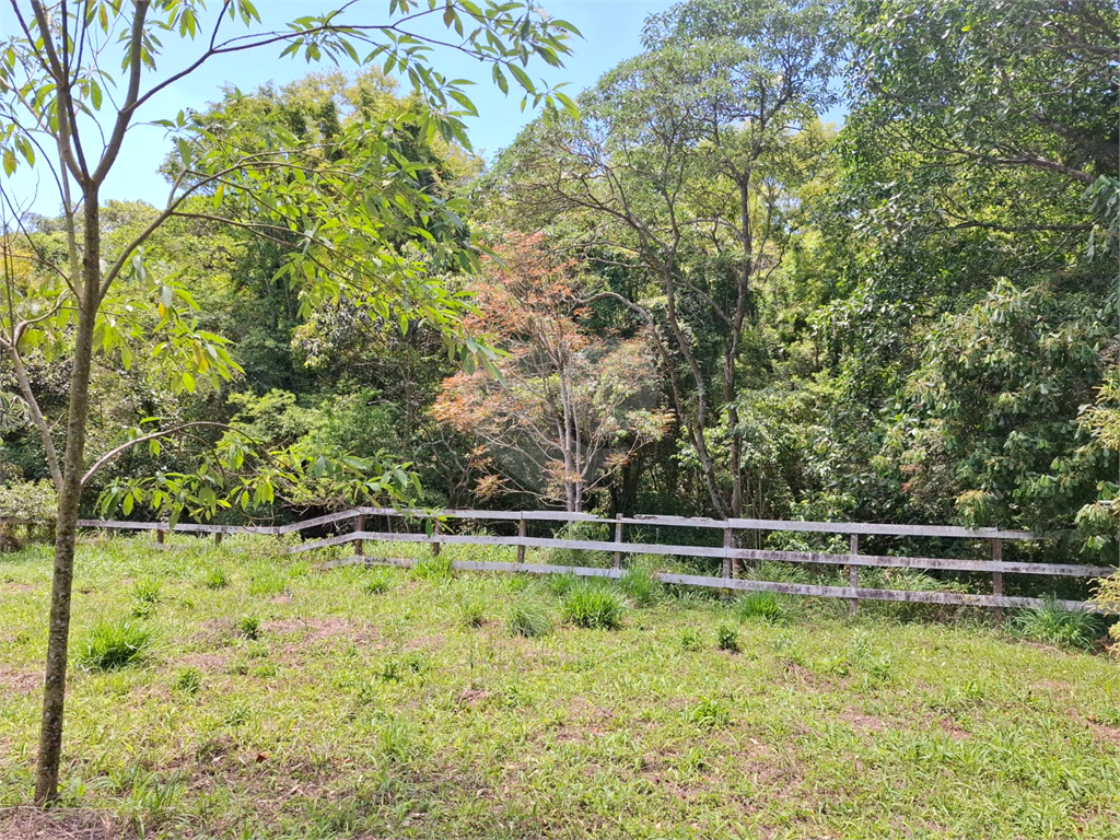 Chácara LOCAÇÃO Mairiporã com 48.000m2, 4 casas, piscina, estábulo para 6 cavalos, área gourmet e lago com peixes. 