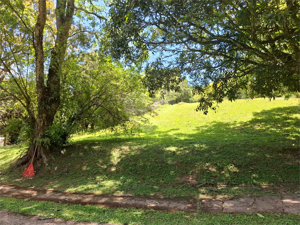 Chácara LOCAÇÃO Mairiporã com 48.000m2, 4 casas, piscina, estábulo para 6 cavalos, área gourmet e lago com peixes. 