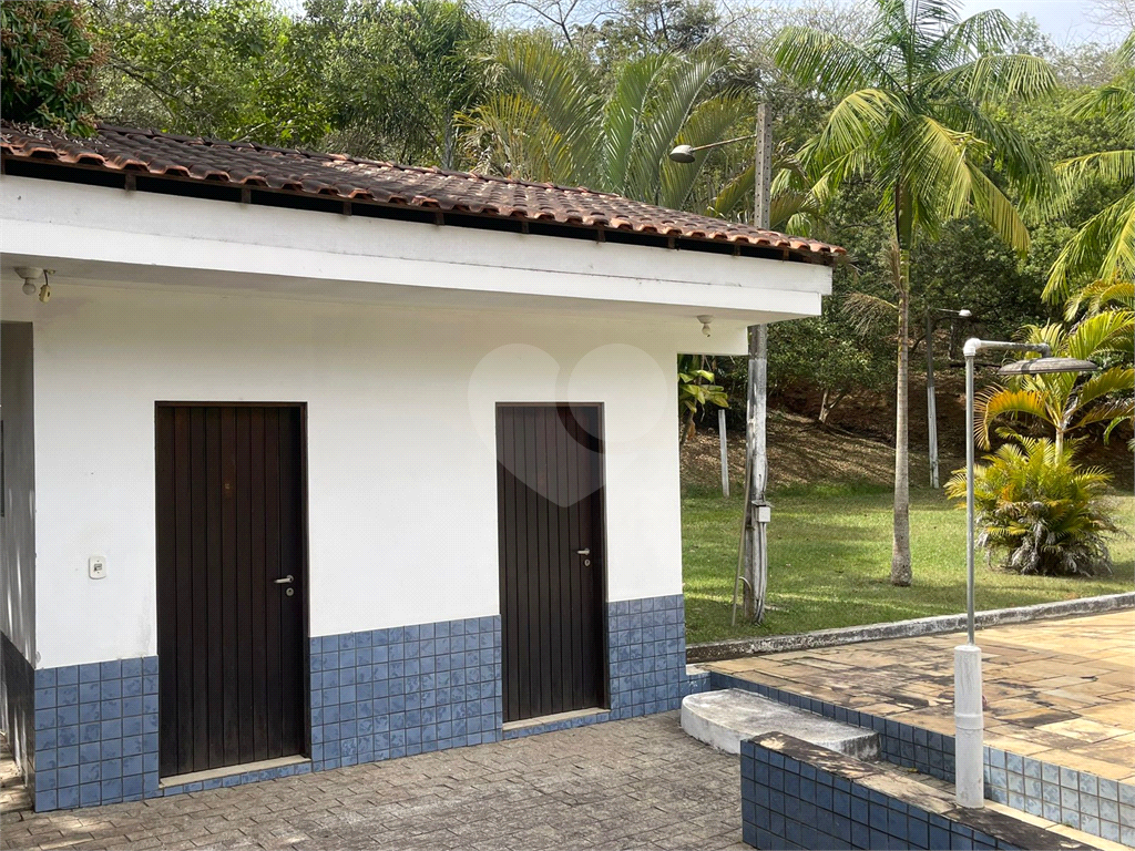 Chácara LOCAÇÃO Mairiporã com 48.000m2, 4 casas, piscina, estábulo para 6 cavalos, área gourmet e lago com peixes. 