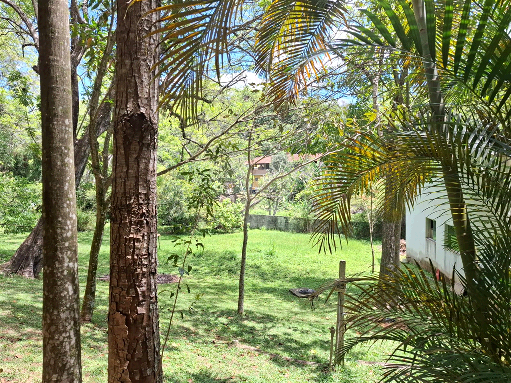 Chácara LOCAÇÃO Mairiporã com 48.000m2, 4 casas, piscina, estábulo para 6 cavalos, área gourmet e lago com peixes. 