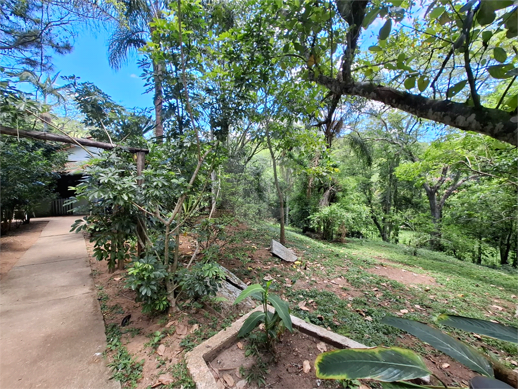 Chácara LOCAÇÃO Mairiporã com 48.000m2, 4 casas, piscina, estábulo para 6 cavalos, área gourmet e lago com peixes. 