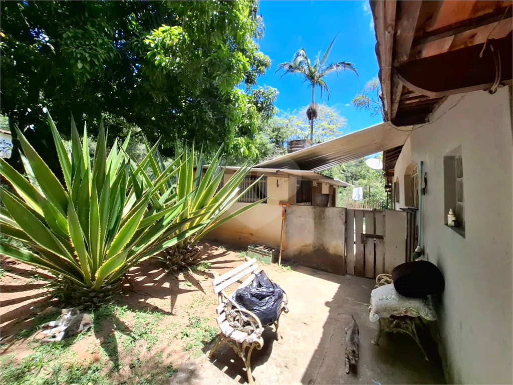 Chácara LOCAÇÃO Mairiporã com 48.000m2, 4 casas, piscina, estábulo para 6 cavalos, área gourmet e lago com peixes. 