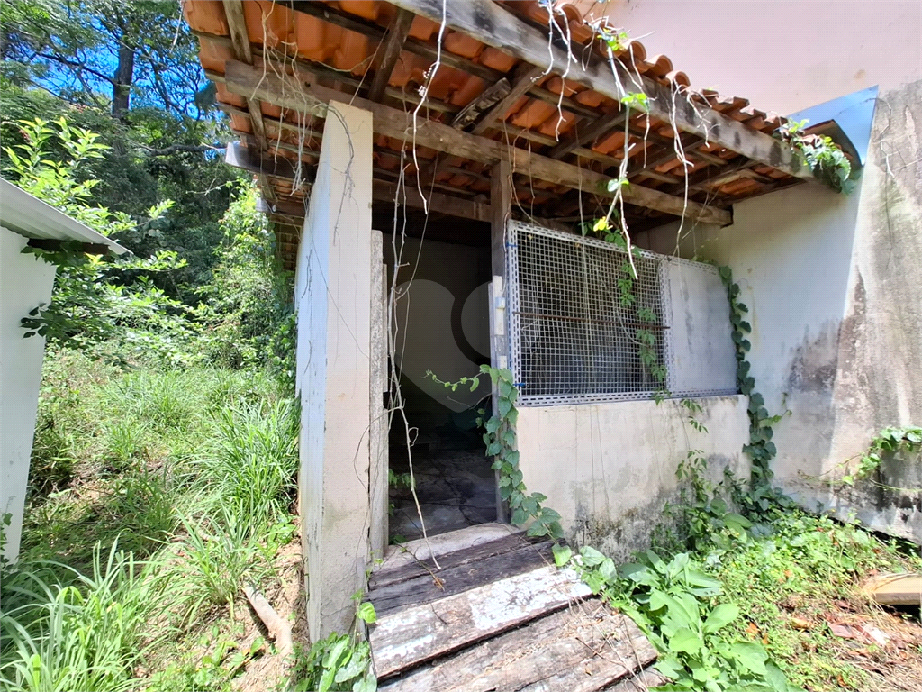 Chácara LOCAÇÃO Mairiporã com 48.000m2, 4 casas, piscina, estábulo para 6 cavalos, área gourmet e lago com peixes. 