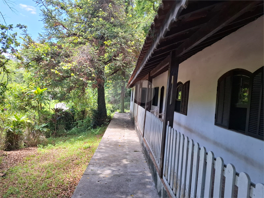 Chácara LOCAÇÃO Mairiporã com 48.000m2, 4 casas, piscina, estábulo para 6 cavalos, área gourmet e lago com peixes. 