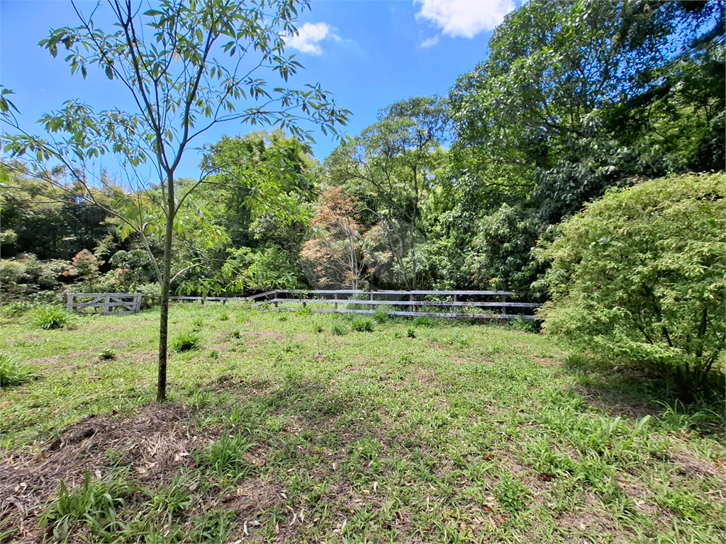 Chácara LOCAÇÃO Mairiporã com 48.000m2, 4 casas, piscina, estábulo para 6 cavalos, área gourmet e lago com peixes. 