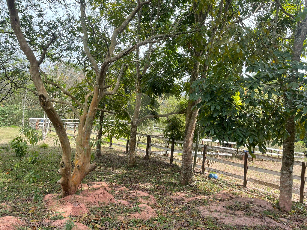 Chácara LOCAÇÃO Mairiporã com 48.000m2, 4 casas, piscina, estábulo para 6 cavalos, área gourmet e lago com peixes. 