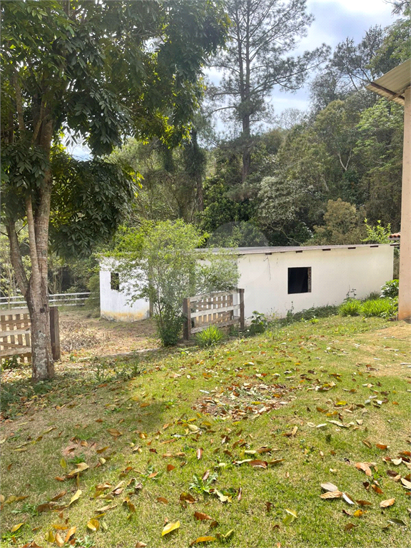 Chácara LOCAÇÃO Mairiporã com 48.000m2, 4 casas, piscina, estábulo para 6 cavalos, área gourmet e lago com peixes. 