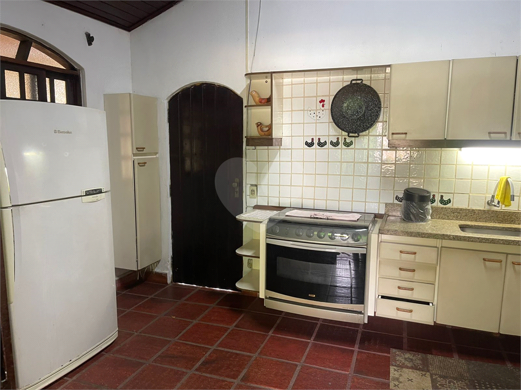 Chácara LOCAÇÃO Mairiporã com 48.000m2, 4 casas, piscina, estábulo para 6 cavalos, área gourmet e lago com peixes. 