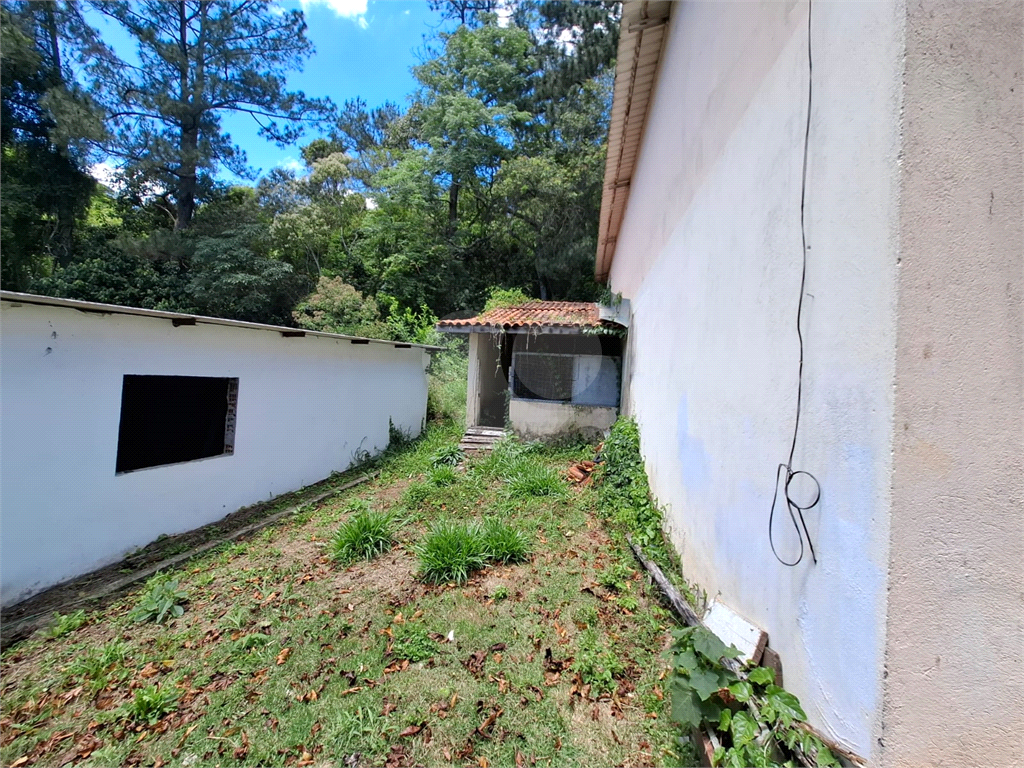 Chácara LOCAÇÃO Mairiporã com 48.000m2, 4 casas, piscina, estábulo para 6 cavalos, área gourmet e lago com peixes. 