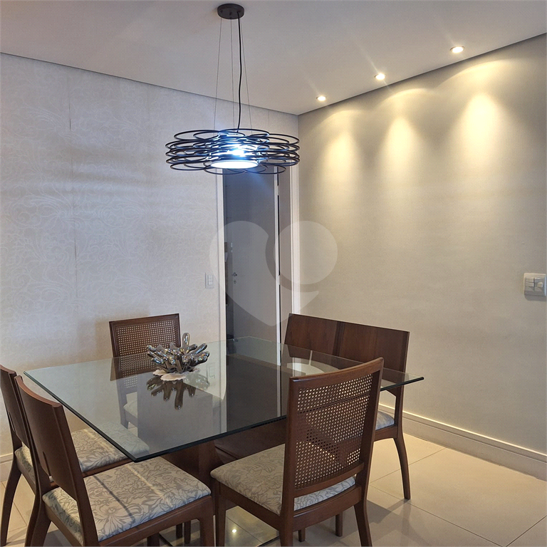 Apartamento na Copacabana, 3 dormitórios sedo uma suíte., varanda gourmet, e 2 vagas. Lindo!