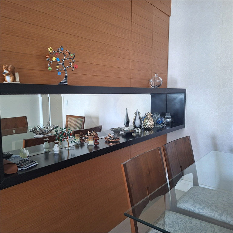 Apartamento na Copacabana, 3 dormitórios sedo uma suíte., varanda gourmet, e 2 vagas. Lindo!