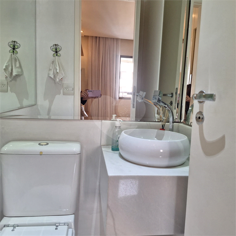 Apartamento na Copacabana, 3 dormitórios sedo uma suíte., varanda gourmet, e 2 vagas. Lindo!
