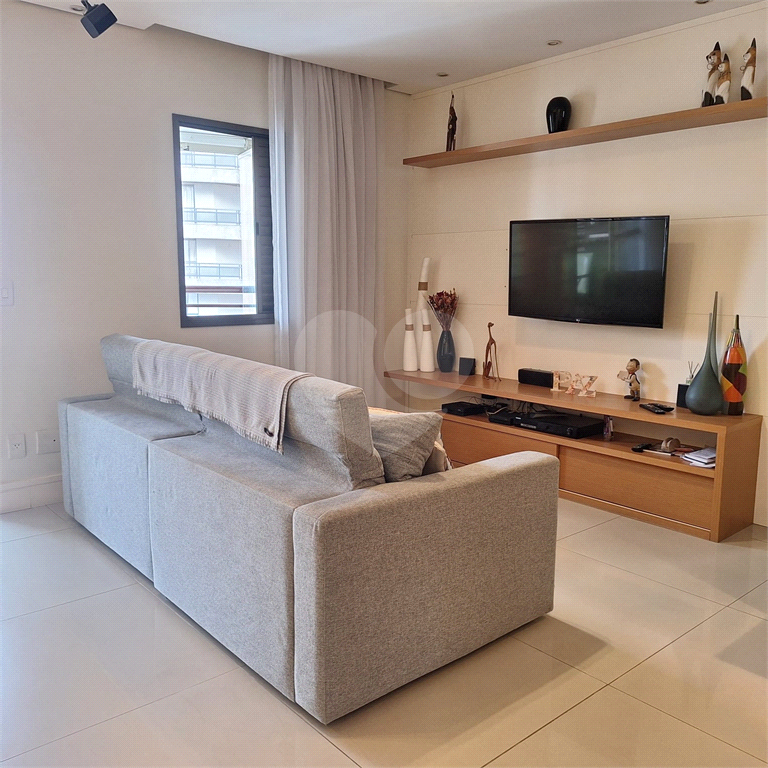 Apartamento na Copacabana, 3 dormitórios sedo uma suíte., varanda gourmet, e 2 vagas. Lindo!