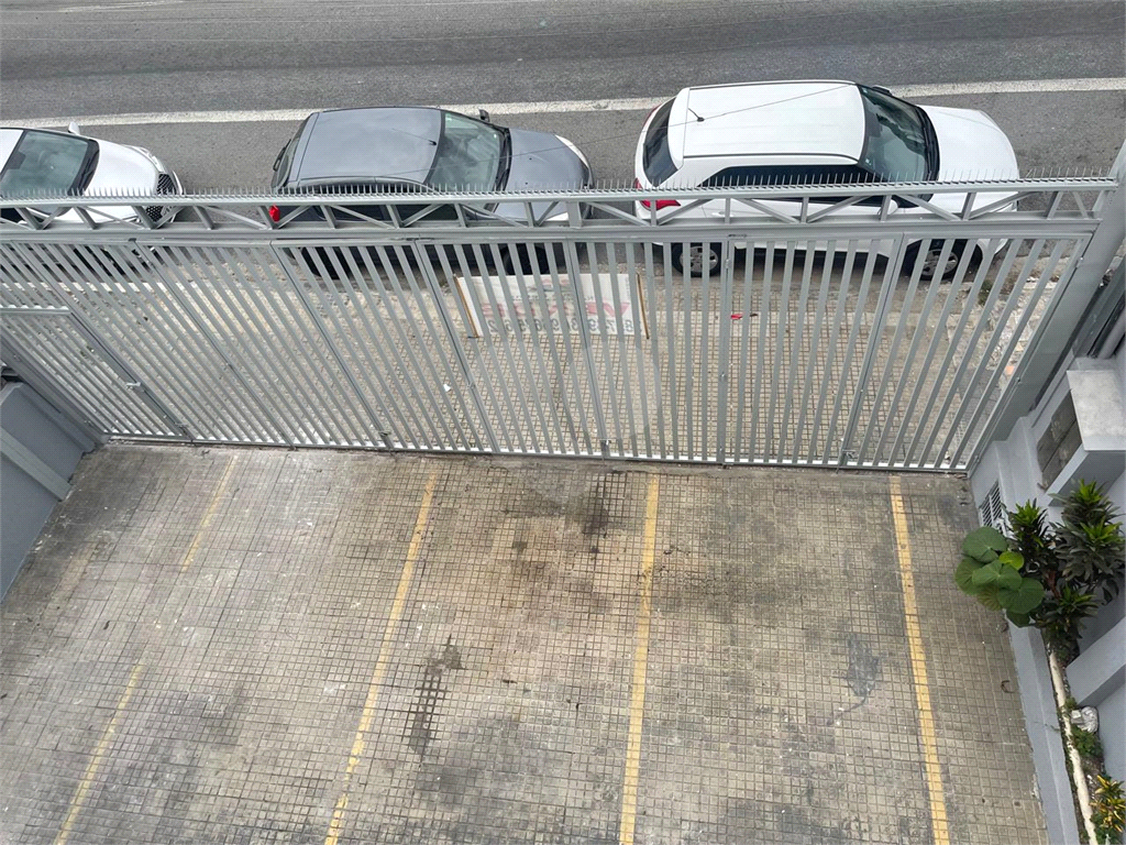 PRÉDIO  NA ENGENHEIRO CAETANO ALVARES.COM 316 METROS 5 BANHEIROS 3 VAGAS DE GARAGEM.