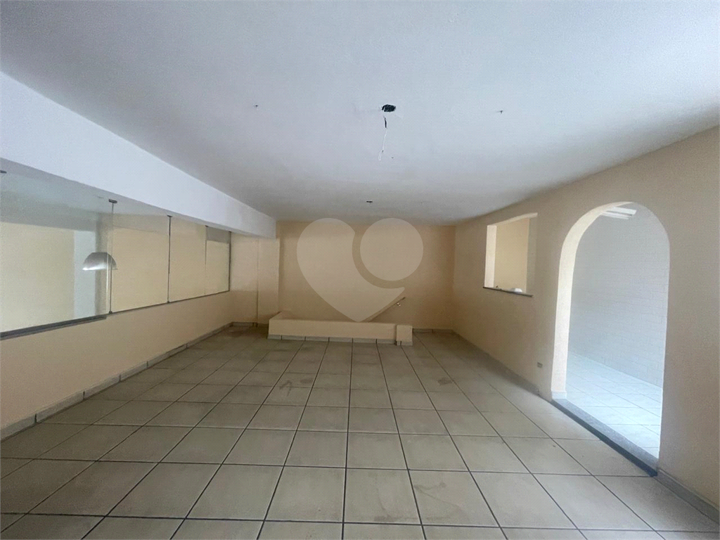 PRÉDIO  NA ENGENHEIRO CAETANO ALVARES.COM 316 METROS 5 BANHEIROS 3 VAGAS DE GARAGEM.