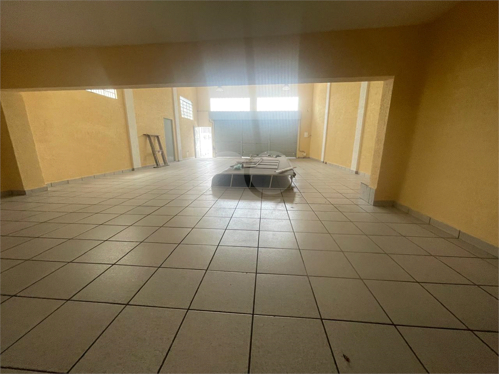 PRÉDIO  NA ENGENHEIRO CAETANO ALVARES.COM 316 METROS 5 BANHEIROS 3 VAGAS DE GARAGEM.