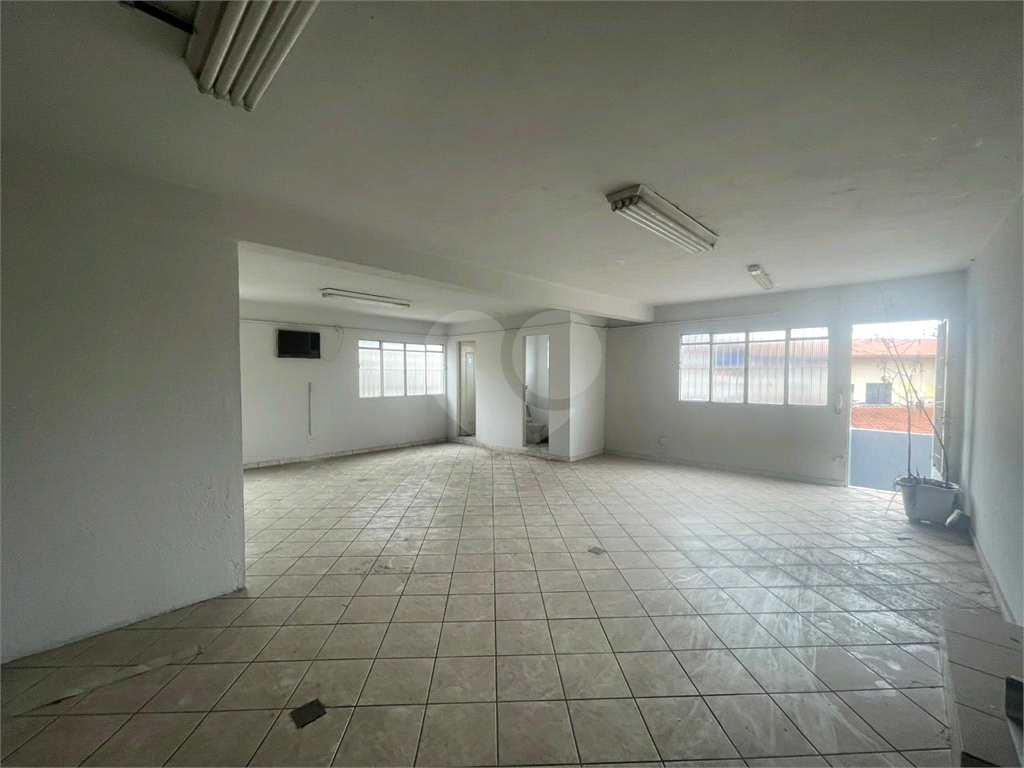 PRÉDIO  NA ENGENHEIRO CAETANO ALVARES.COM 316 METROS 5 BANHEIROS 3 VAGAS DE GARAGEM.