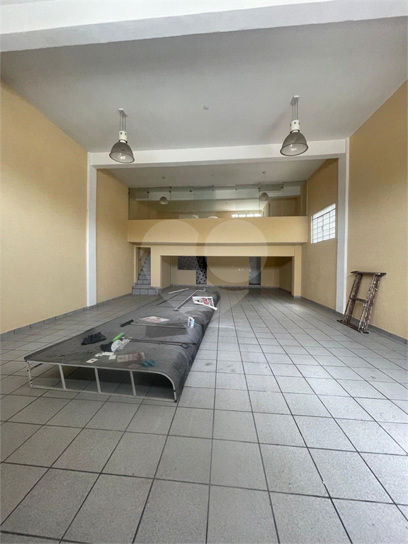 PRÉDIO  NA ENGENHEIRO CAETANO ALVARES.COM 316 METROS 5 BANHEIROS 3 VAGAS DE GARAGEM.