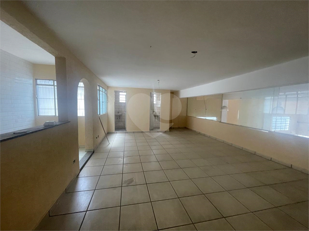 PRÉDIO  NA ENGENHEIRO CAETANO ALVARES.COM 316 METROS 5 BANHEIROS 3 VAGAS DE GARAGEM.