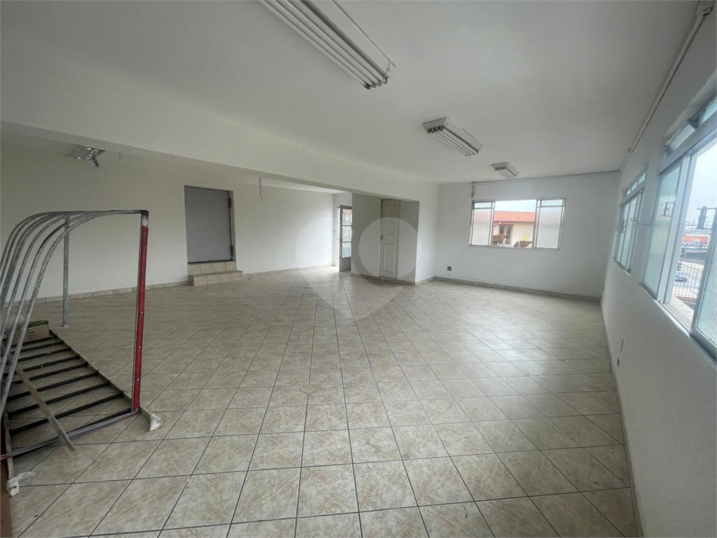 PRÉDIO  NA ENGENHEIRO CAETANO ALVARES.COM 316 METROS 5 BANHEIROS 3 VAGAS DE GARAGEM.