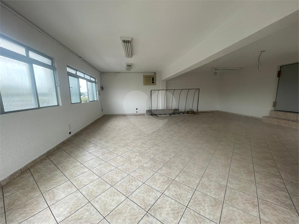 PRÉDIO  NA ENGENHEIRO CAETANO ALVARES.COM 316 METROS 5 BANHEIROS 3 VAGAS DE GARAGEM.